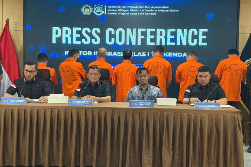 Kantor Imigrasi Kendari mengamankan tujuh Warga Negara Asing (WNA) asal Tiongkok yang diduga melakukan pelanggaran keimigrasian di wilayah Kendari, Jumat (12/6/2026).(Dokumentasi Kantor Imigrasi Kendari )
