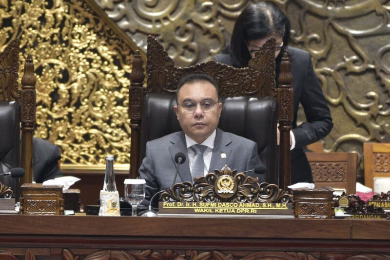 Wakil Ketua DPR Sufmi Dasco Ahmad saat memimpin rapat paripurna di Kompleks Parlemen Senayan, Senin (8/12/2025).(DPR/Munchen dan Vel)