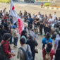Sejumlah massa yang tergabung dalam koalisi masyarakat sipil bernama MBG Watch menggelar aksi unjuk rasa di depan Gedung Kejaksaan Agung (Kejagung), Jalan Panglima Polim, Kebayoran Baru, Jakarta Selatan, Rabu (15/7/2026).(KOMPAS.com/NICHOLAS RYAN ADITYA)