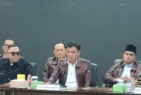Ketua Komisi III DPR RI, Habiburrohman dalam jumpa pers di Kejaksaan Agung, Sabtu ((Nicholas Ryan/Kompas.com)