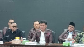 Ketua Komisi III DPR RI, Habiburrohman dalam jumpa pers di Kejaksaan Agung, Sabtu ((Nicholas Ryan/Kompas.com)