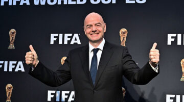 Presiden FIFA Gianni Infantino saat tiba untuk peluncuran kampanye Piala Dunia 2026 #WeAre26 di Los Angeles, Negara Bagian California, 17 Mei 2023.(AFP/FREDERIC J BROWN)