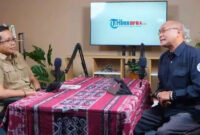 Koordinator Koalisi Sipil Masyarakat Anti-Korupsi (KOSMAK) Ronald Loblobly (kiri) saat podcast bersama Direktur Pemberitaan Tribun Network Febby Mahendra Putra (kanan) di Studio Tribunnews, Jakarta, Senin (13/7/2026). Dalam podcastnya, Ronald menyampaikan pandangannya soal penetapan Mantan Jampidsus Febrie Adriansyah sebagai tersangka kasus dugaan korupsi. 