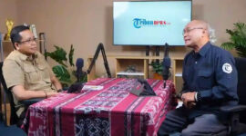 Koordinator Koalisi Sipil Masyarakat Anti-Korupsi (KOSMAK) Ronald Loblobly (kiri) saat podcast bersama Direktur Pemberitaan Tribun Network Febby Mahendra Putra (kanan) di Studio Tribunnews, Jakarta, Senin (13/7/2026). Dalam podcastnya, Ronald menyampaikan pandangannya soal penetapan Mantan Jampidsus Febrie Adriansyah sebagai tersangka kasus dugaan korupsi. 