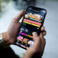 Tampilan layar judi online pada gawai.