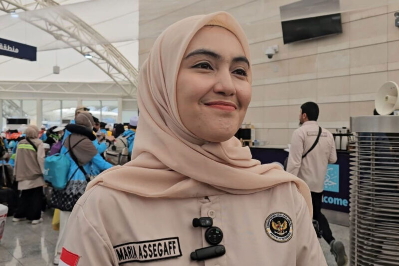 Juru Bicara Kemenhaj RI Maria Assegaf di Bandara Madinah.(Pythag Kurniati/MCH 2026)