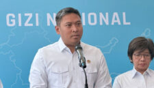 Kepala Badan Gizi Nasional (BGN) Sudaryono dalam konferensi pers, di Kantor BGN, Jakarta Pusat, Senin (27/7/2026).(KOMPAS.com/FIRDA JANATI)