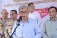 Ketua KPK, Setyo Budiyanto saat memberikan keterangan kepada awak media di Kota Jayapura/ Findi Rakmeni. (KOMPAS.com/FINDI RAKMENI)