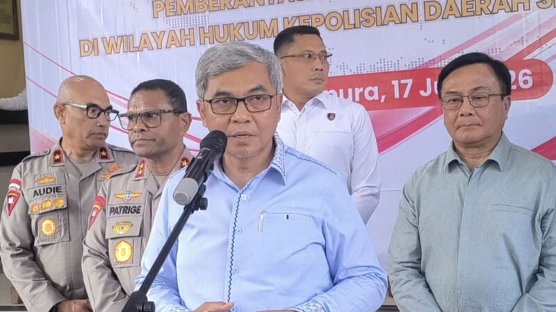 Ketua KPK, Setyo Budiyanto saat memberikan keterangan kepada awak media di Kota Jayapura/ Findi Rakmeni. (KOMPAS.com/FINDI RAKMENI)