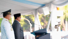 Menteri Dalam Negeri (Mendagri) Muhammad Tito Karnavian mendampingi Presiden Prabowo Subianto melantik Pamong Praja Muda Angkatan XXXIII Tahun 2026 di Lapangan Parade Kampus IPDN Jatinangor, Kabupaten Sumedang, Jawa Barat (Jabar), Rabu (29/7/2026).(Dok. Kemendagri)