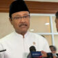 Sekretaris Jenderal PBNU Saifullah Yusuf atau Gus Ipul memberikan keterangan kepada wartawan di Kompleks Parlemen, Senayan, Jakarta, Rabu (15/7/2026). Gus Ipul memastikan Presiden Prabowo Subianto menghormati kemandirian NU dan tidak akan mengintervensi proses Muktamar PBNU 2026. (Tribunnews.com/Chaerul Umam)