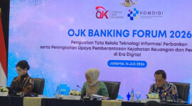 Ketua Dewan Komisioner OJK Friderica Widyasari Dewi, Menteri Komunikasi dan Digital Meutya Hafid, dan Kepala Eksekutif Pengawas Perbankan OJK Dian Ediana Rae dalam acara OJK Banking Forum 2026 di Menara Radius Prawiro, Jakarta, Selasa (14/7/2026).(KOMPAS.com/ISNA RIFKA SRI RAHAYU)