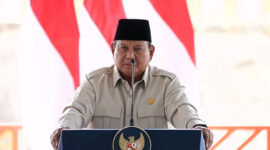 Presiden RI Prabowo Subianto memberi teguran ke aparat TNI, Polri, dan Kejagung saat meresmikan Bendungan Meninting di Lombok Barat, NTB, Jumat (10/7/2026). (Dok. YouTube Setpres)