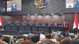 Tiga kepala sekolah dihadirkan sebagai saksi oleh pemerintah dalam sidang uji materi terkait penggunaan anggaran pendidikan untuk program Makan Bergizi Gratis (MBG) di Mahkamah Konstitusi (MK), Rabu (1/7/2026).