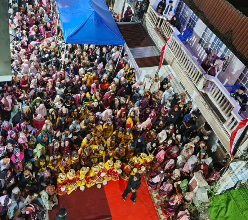 masyarakat memadati luhah rio jayo