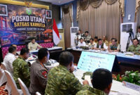 Presiden RI Prabowo Subianto memimpin rapat penanganan kebakaran lahan dan hutan (karhutla) sejumlah daerah dari Palembang, Sumatera Selatan (Sumsel), Senin (24/8/2026).(Sekretariat Presiden RI)
