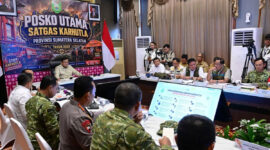 Presiden RI Prabowo Subianto memimpin rapat penanganan kebakaran lahan dan hutan (karhutla) sejumlah daerah dari Palembang, Sumatera Selatan (Sumsel), Senin (24/8/2026).(Sekretariat Presiden RI)
