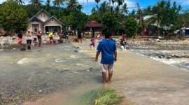 Kondisi kahan pertanian warga yang berubah menjadi aliran sungai di Kuranji Kota Padang akibat banjir.(Rahmat Panji (Kompas.com))
