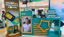 Salah satu booth milik Bank Syariah Indonesia (BSI) di Stasiun MRT Lebak Bulus Bank Syariah Indonesia, Jakarta Selatan, Rabu (10/12/2025).(KOMPAS.com/INTAN AFRIDA RAFNI)
