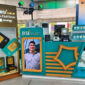 Salah satu booth milik Bank Syariah Indonesia (BSI) di Stasiun MRT Lebak Bulus Bank Syariah Indonesia, Jakarta Selatan, Rabu (10/12/2025).(KOMPAS.com/INTAN AFRIDA RAFNI)
