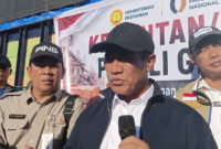 Menteri Pertanian, Amran Sulaiman membawa bantuan pangan ke posko pengungsian Barangkolong, Kecamatan Reok, Kabupaten Manggarai, Rabu (19/8/2026)(KOMPAS.com/APOLONIA INERU BAHALI)
