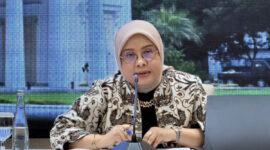 Direktur Perlindungan Warga Negara Indonesia (PWNI) Kementerian Luar Negeri (Kemlu) RI, Heni Hamidah saat konferensi pers di Kantor Kemenlu, Jakarta Pusat, Kamis (13/8/2026).(KOMPAS.com/FIRDA JANATI)