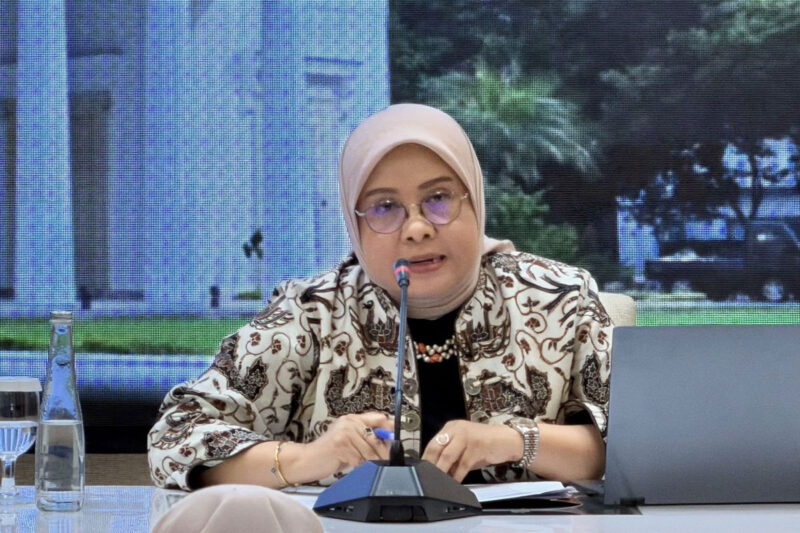 Direktur Perlindungan Warga Negara Indonesia (PWNI) Kementerian Luar Negeri (Kemlu) RI, Heni Hamidah saat konferensi pers di Kantor Kemenlu, Jakarta Pusat, Kamis (13/8/2026).(KOMPAS.com/FIRDA JANATI)