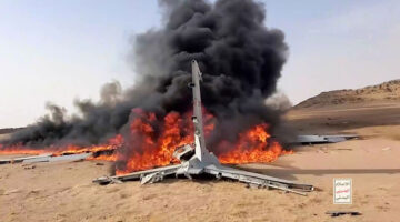 Drone Arab Saudi terbakar setelah ditembak jatuh oleh Houthi di Provinsi Al Jawf, Yaman, 26 Juli 2026.(HOUTHI MEDIA CENTER via XINHUA)