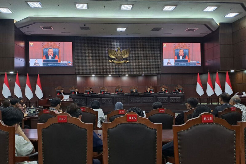   Sidang Mahkamah Konstitusi (MK) saat mengucapkan sejumlah putusan uji materi di Gedung MK, Jakarta, Jumat (28/8/2026).(KOMPAS.com/Fristin Intan Sulistyowati )