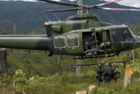 Koops TNI Habema menyerahkan dua unit Helikopter Bell untuk mengevakuasi warga di Intan Jaya, Papua Tengah, Minggu (9/8/2026). (DOK. Koops TNI Habema)