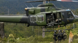 Koops TNI Habema menyerahkan dua unit Helikopter Bell untuk mengevakuasi warga di Intan Jaya, Papua Tengah, Minggu (9/8/2026). (DOK. Koops TNI Habema)
