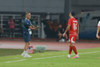 Momen John Herdman dan Eliano Reijnders pada Laga Timnas Indonesia vs Vietnam di ASEAN Championship 2026 di Stadion Pakansari, Cibinong, Senin (3/8/2026).(KOMPAS.com/ANTONIUS ADITYA MAHENDRA)

