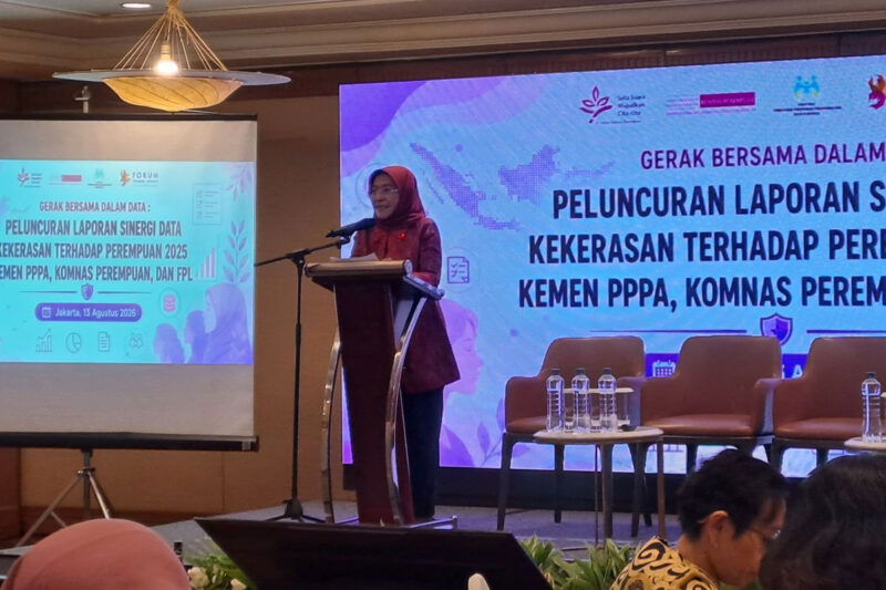 Ketua Komisi Nasional Anti Kekerasan terhadap Perempuan (Komnas Perempuan) Maria Ulfah Anshorsaat diseminasi Laporan Sinergi Data Kekerasan Terhadap Perempuan Kementerian PPPA, Komnas Perempuan, dan Forum Pengada Layanan periode data 2025, di Jakarta, pada Kamis (13/8/2026).(KOMPAS.com/Fristin Intan Sulistyowati )
