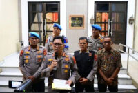 Kabid Humas Polda Jambi Kombes Pol Erlan Munaji saat memberikan keterangan pers, Jumat (7/8/2026) malam