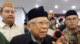 Wakil Presiden (Wapres) ke-13 RI Maruf Amin usai acara Haqalah Kebangsaan dan Qanun Asasi di Kompleks Parlemen, Jakarta, Sabtu (8/8/2026).(KOMPAS.com/Rahel)
