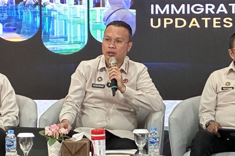 Ditjen Imigrasi Hendarsam Marantoko dalam media briefing di kantor Imigrasi, Jakarta, Rabu (12/8/2026).(KOMPAS.com/HARYANTI PUSPA SARI )