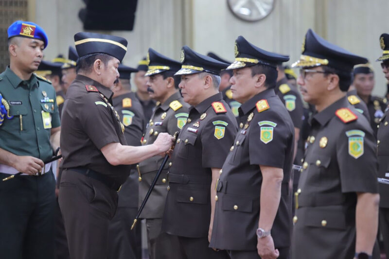 Jaksa Agung (JA) ST Burhanuddin melantik dan memimpin prosesi pengambilan sumpah jabatan Kepala Kejaksaan Tinggi (Kajati), dan Pejabat Eselon II di Lingkungan Kejaksaan Agung (Kejagung), Selasa (11/8/2026).(DOK. Kejagung)