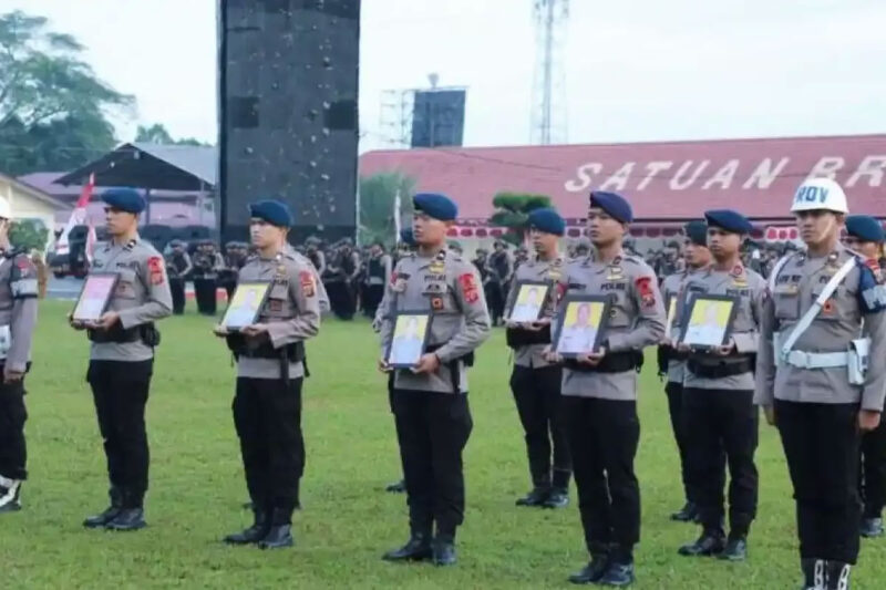 Satuan Brimob Kepolisian Daerah (Polda) Sumatera Utara melakukan upacara pemberhentian tidak dengan hormat (PTDH) di Lapangan Makosat Brimob Polda Sumut, Medan, Rabu (26/8/2026).(Dok. Satuan Brimob Polda Sumatera Utara)
