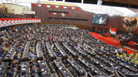 Suasana saat Presiden Prabowo Subianto menyampaikan pidato dalam Sidang Tahunan MPR RI dan Sidang Bersama DPR-DPD RI Tahun 2025 di Gedung Nusantara, Kompleks Parlemen, Jakarta, Jumat (15/8/2025). ANTARAFOTO/Dhemas Reviyanto/app/rwa. (ANTARAFOTO/Dhemas Reviyanto)
