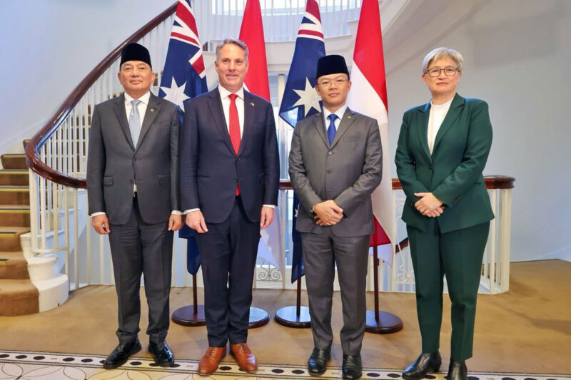 Menteri Pertahanan (Menhan) Sjafrie Sjamsoeddin dan Menteri Luar Negeri (Menlu) Sugiono bertemu dengan Menhan Australia Richard Marles dan Menlu Australia Penny Wong dalam pertemuan 2+2 Foreign and Defence Ministers’ Meeting Indonesia-Australia di Melbourne, Rabu (26/8/2026).(DOK. Setjen Infohan Kemhan)