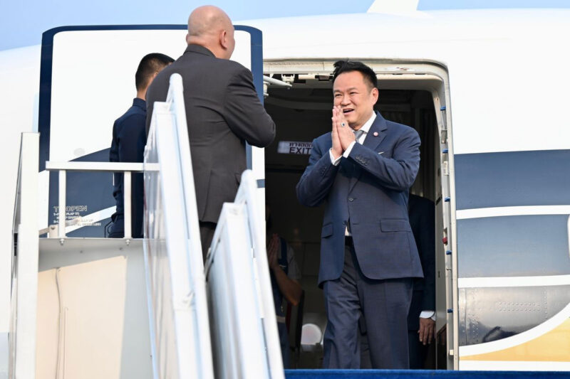 Perdana Menteri (PM) Thailand Anutin Charnvirakul saat tiba di Lanud Halim Perdanakusuma, Jakarta Timur, Senin (3/8/2026). (Dok. Sekretariat Presiden)