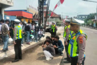 Polisi mengamankan 33 sepeda motor pelajar yang melakukan pawai tanpa helm dan berkendara ugal-ugalan di Simpang Jelutung usai upacara HUT ke-81 RI. 
