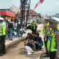 Polisi mengamankan 33 sepeda motor pelajar yang melakukan pawai tanpa helm dan berkendara ugal-ugalan di Simpang Jelutung usai upacara HUT ke-81 RI. 