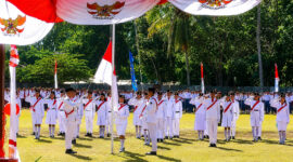 Upacara pengibaran bendera dalam rangka memperingati Hari Ulang Tahun (HUT) ke-81 Kemerdekaan Republik Indonesia di Kecamatan Kota Komba, Kabupaten Manggarai Timur, Nusa Tenggara Timur (NTT), Senin (17/8/2026) pagi.(KOMPAS.com/Markus Makur)
