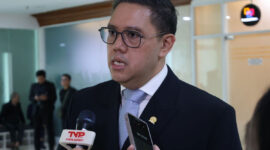 Wakil Ketua Komisi I DPR RI Dave Laksono menyatakan dukungannya terhadap rencana Presiden Prabowo Subianto untuk menjual kapal perang KRI Ki Hajar Dewantara-364.(dpr.go.id/Alma/Karisma)
