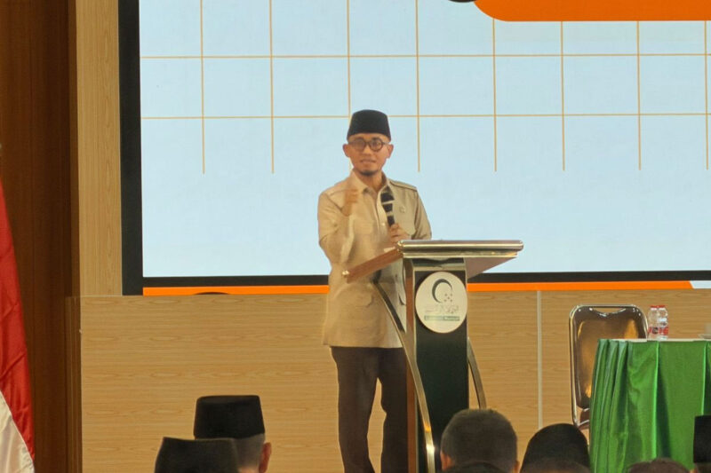 Wakil Menteri Haji dan Umrah (Wamenhaj) Dahnil Anzar Simanjuntak dalam agenda Rapat Kerja Kementerian Haji di Asrama Haji Jakarta, Pondok Gede, Rabu (8/7/2026).(KOMPAS.com/FIRDA JANATI)