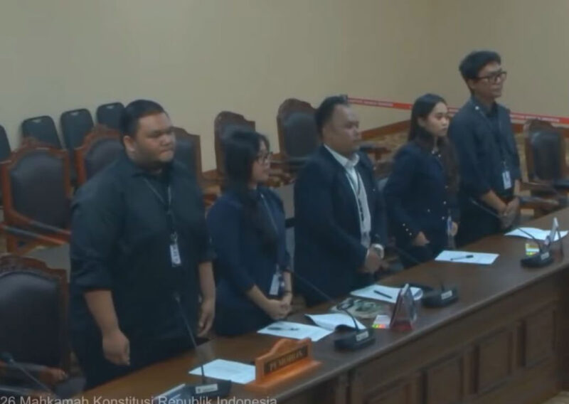Lima mahasiswa Fakultas Hukum menggugat pasal santet, yakni Pasal 252 ayat (1) Undang-Undang Nomor 1 Tahun 2023 tentang Kitab Undang-Undang Hukum Pidana (KUHP) dalam sidang perkara Nomor 327/PUU-XXIV/2026, di Gedung MK, Jakarta, Selasa (8/9/2026).()