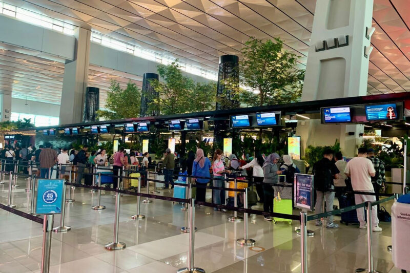 Counter check in dan pelaporan bagasi Garuda Indonesia di terminal 3 Bandara Soekarno-Hatta, Kamis (27/8/2026).(Kompas.com/Krisda Tiofani)