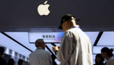 Ilustrasi Apple di China.(Reuters/ Florence Lo)