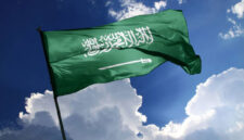 Ilustrasi bendera Arab Saudi, salah satu negara terkuat di dunia.(iStockphoto/Aoraee)